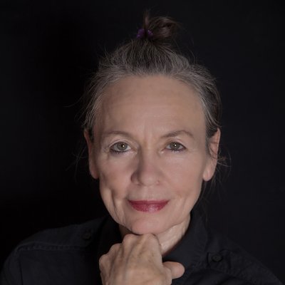 Profile Picture of Laurie Anderson (@OnlyAnExpert) on Twitter