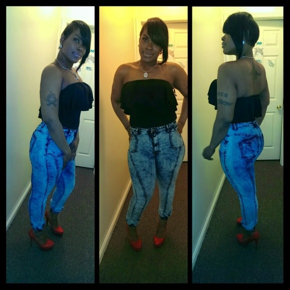 Profile Picture of Daveta Henderson (@gettinmoneyv) on Poshmark