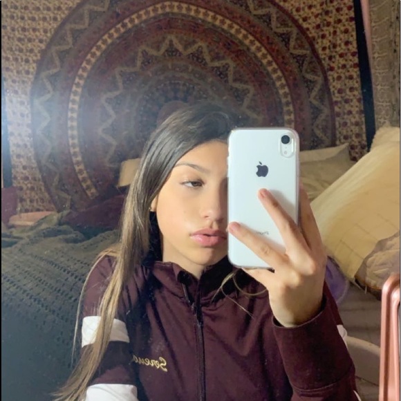 Profile Picture of Serena Ramirez (@serena_beana) on Poshmark