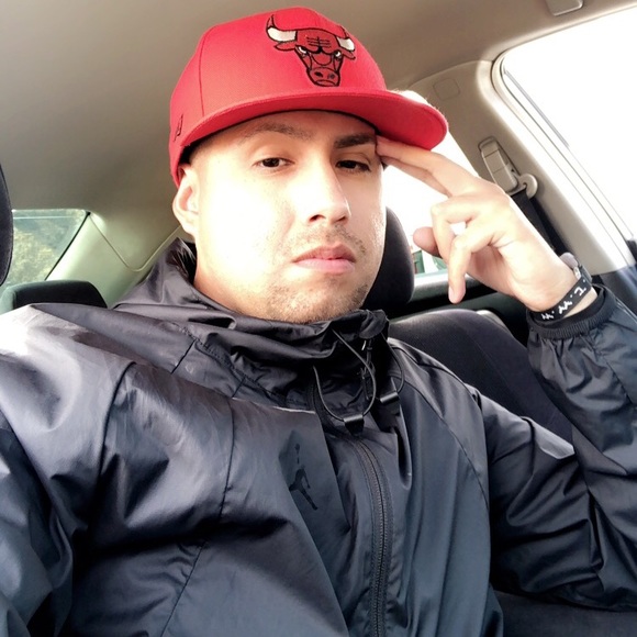 Profile Picture of Omar Zepeda (@ozv0701) on Poshmark
