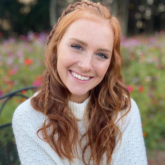 Profile Picture of Hannah Thor (@h_thor) on Poshmark