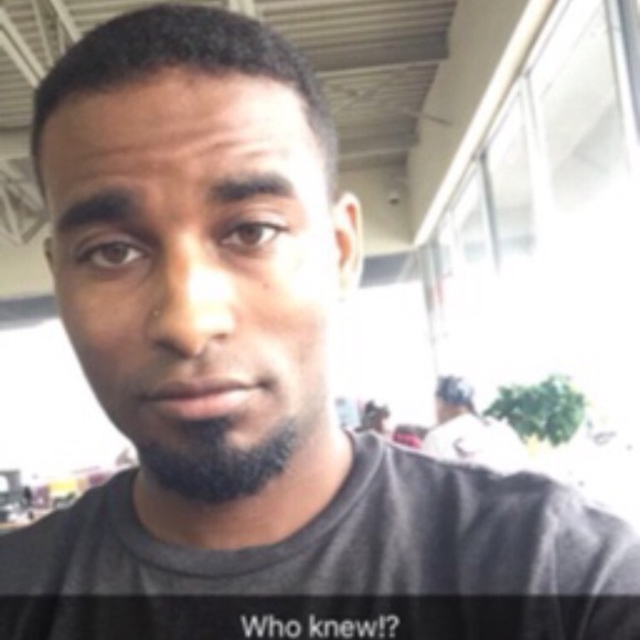 Profile Picture of Vincent Dodd (@juhdoit91) on Poshmark