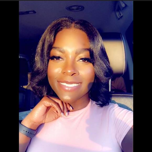 Profile Picture of Lara Rae (@mslarat) on Poshmark
