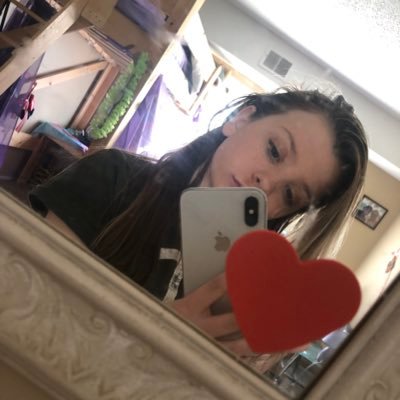 Profile Picture of Piper Dennis (@PiperDennis4) on Twitter