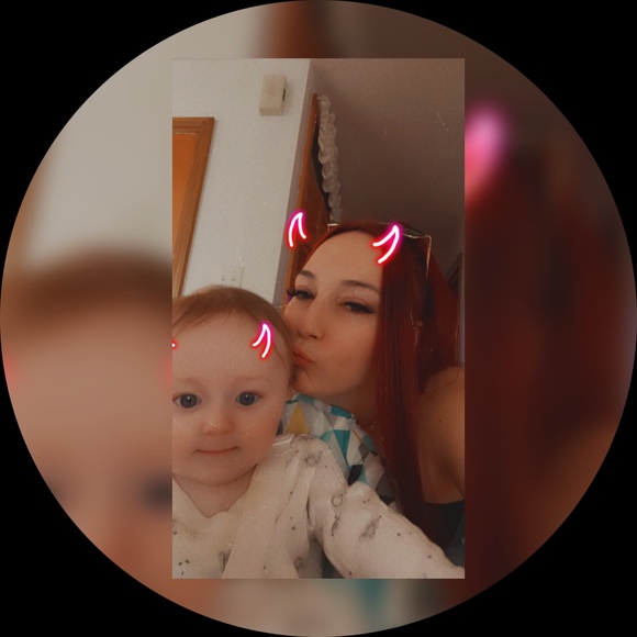 Profile Picture of Alycia Perna (@alyciaperna) on Poshmark