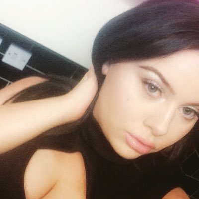 Profile Picture of Shauna Pearson (@soliviapearson) on Twitter
