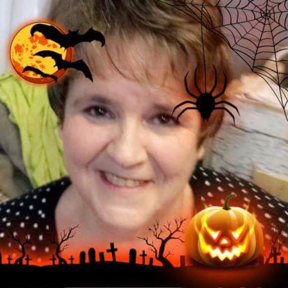 Profile Picture of Marilyn Cullen (@marilyn_cullen) on Poshmark