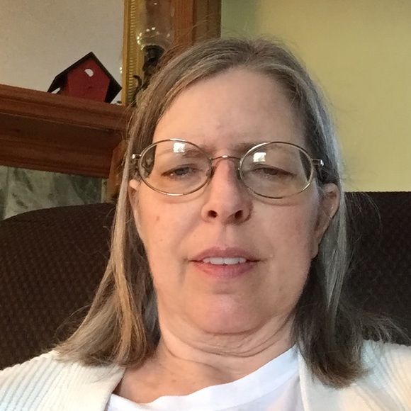 Profile Picture of Sandra Learned (@slearned) on Poshmark