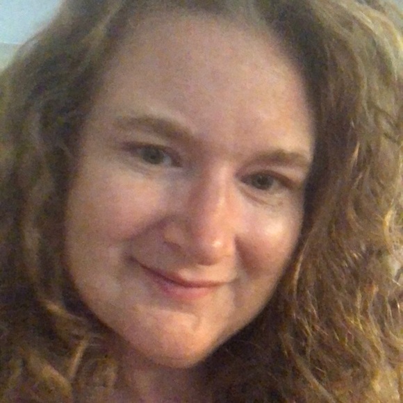 Profile Picture of Molly Marder (@mmarder13) on Poshmark