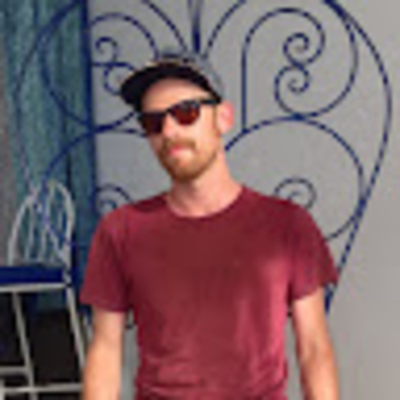 Profile Picture of Grant Stiles (@grants____) on Poshmark