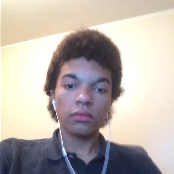 Profile Picture of Harrison Mellard (@harrisonmellard) on Poshmark