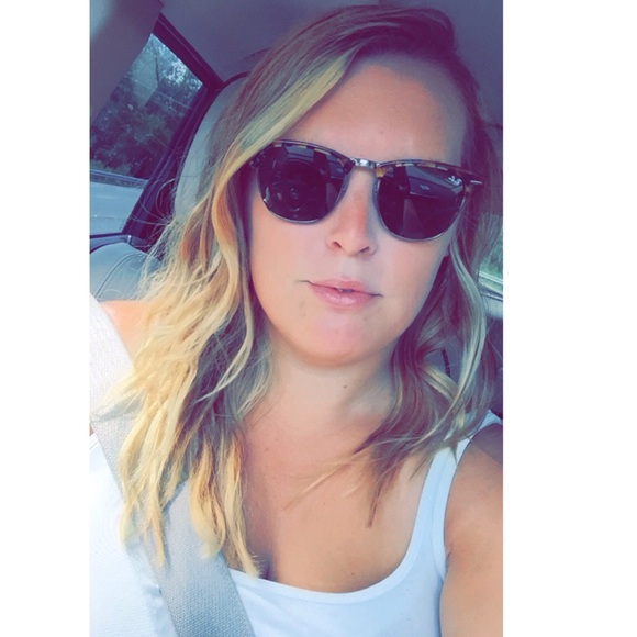 Profile Picture of Candice Kujawski (@c_kujawski) on Poshmark