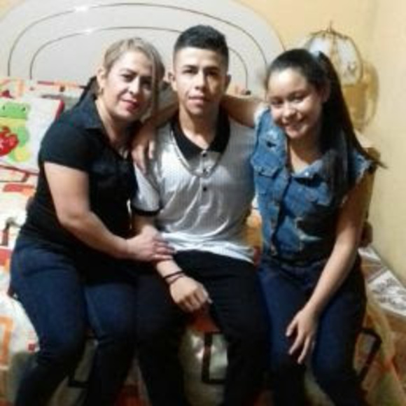 Profile Picture of Alejandra funes Funes (@alejandra04d) on Poshmark