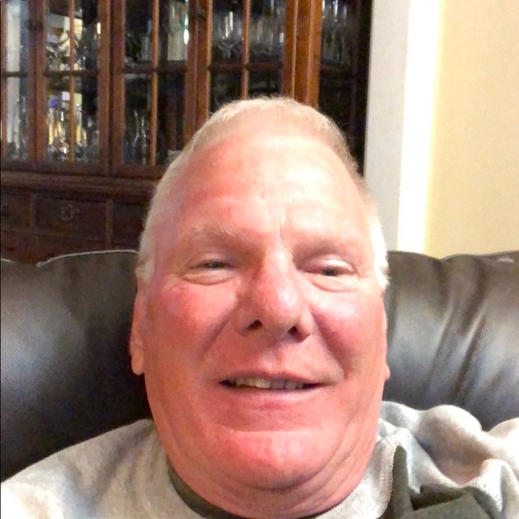 Profile Picture of Richard Hahn (@rickhaha) on Poshmark