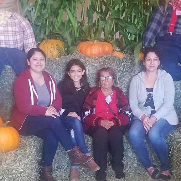 Mirna Bojorquez jimenez - Poshmark Profile Picture of Mirna Bojorquez jimenez (@mirnabojorqu879) on Poshmark