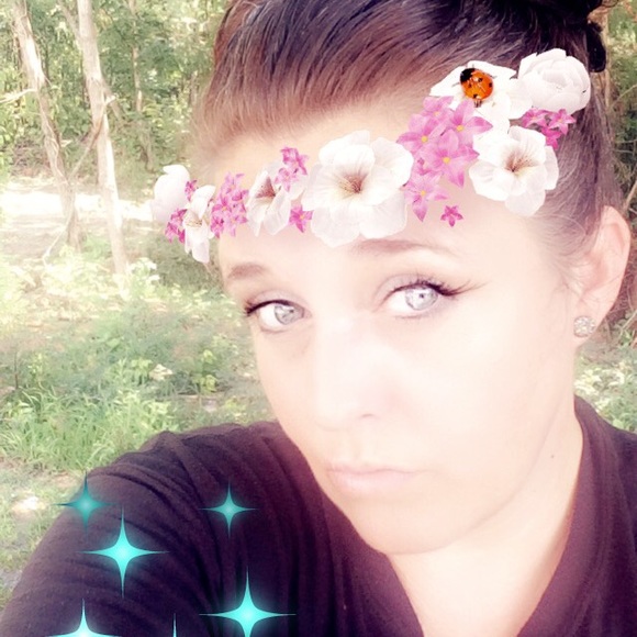 Profile Picture of Autumn Blough (@audi_shines) on Poshmark