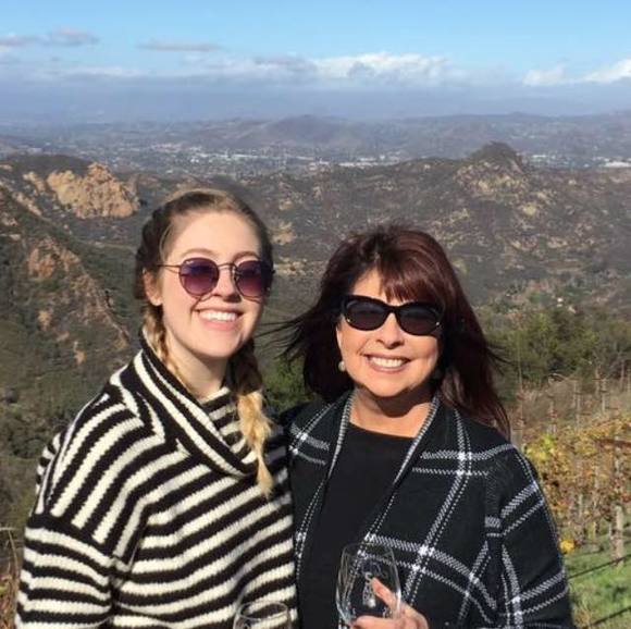 Profile Picture of Leanna Page-craig (@leannamariepage) on Poshmark