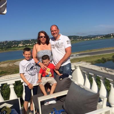 Profile Picture of Alison Ling (@alisonlingy) on Twitter