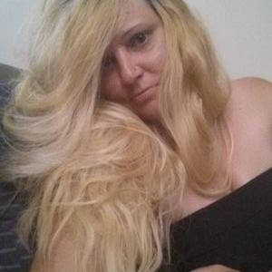 Profile Picture of Shelley Lynn (@smileshelleylyn) on Twitter