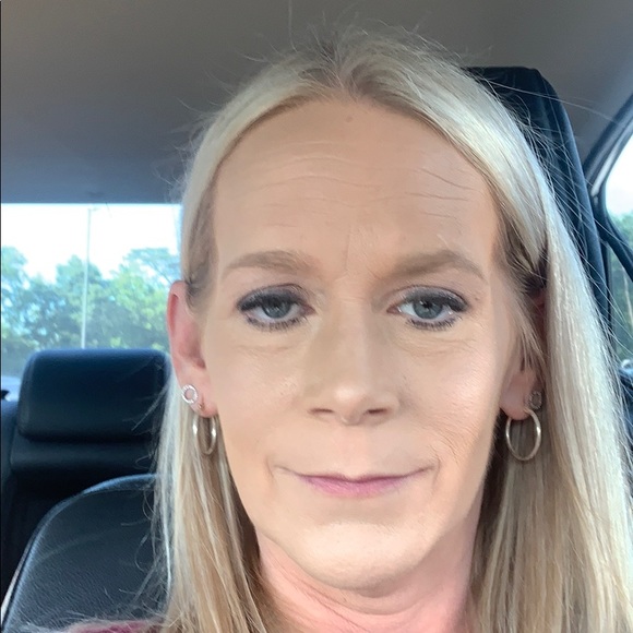 Profile Picture of Kim Mcentyre (@kmcentyre1231) on Poshmark