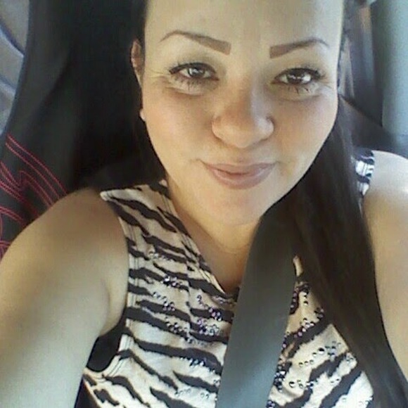 Profile Picture of Tina Ramirez (@luvdj2014) on Poshmark