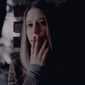 Profile Picture of 𝑣𝑖𝑜𝑙𝑒𝑡 𝘩𝑎𝑟𝑚𝑜𝑛. (@taintedvioIet) on Twitter