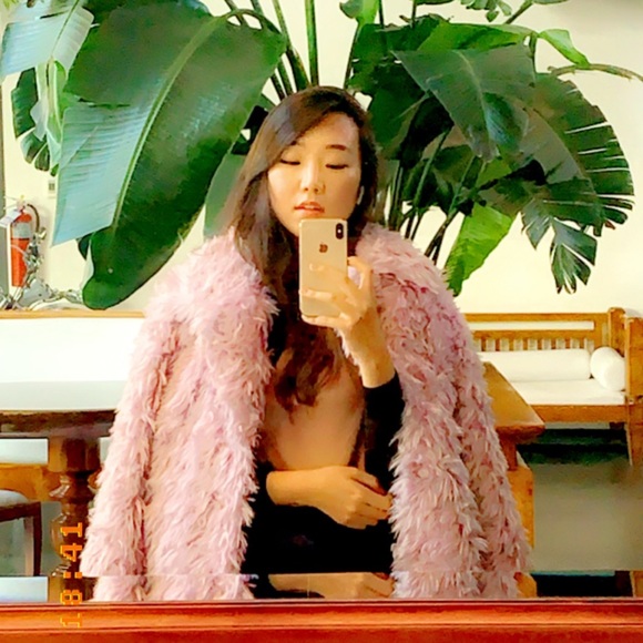 Profile Picture of Heejin Choi (@heejinchoi) on Poshmark