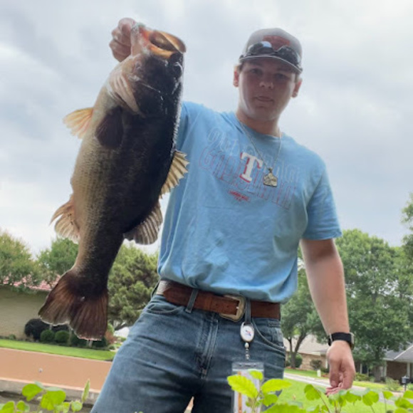 Profile Picture of Zach Morgan (@zachmorgan939) on Poshmark