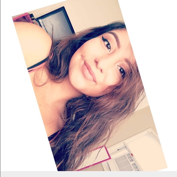 Profile Picture of Bianca Aparicio (@bianca_ca) on Poshmark