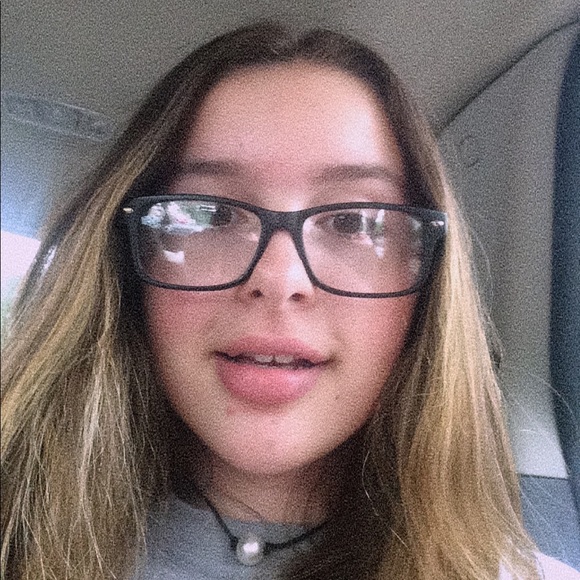 Profile Picture of Addie Richards (@addie_richards) on Poshmark