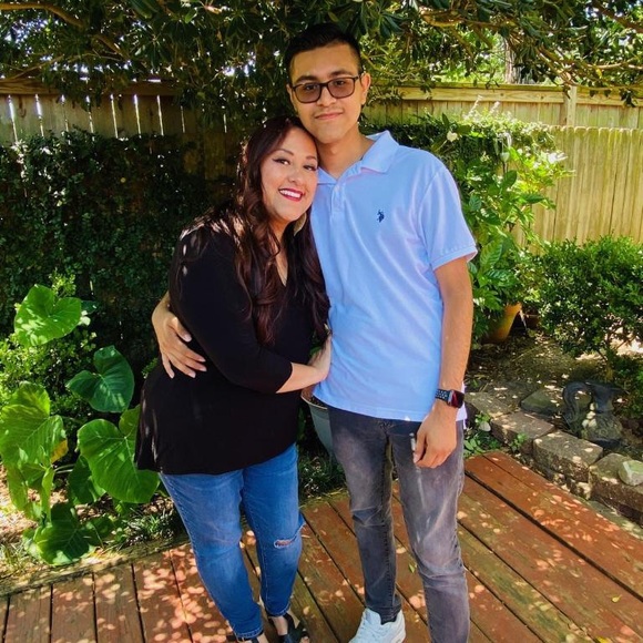 Profile Picture of Julian Medrano (@julianmedrano04) on Poshmark