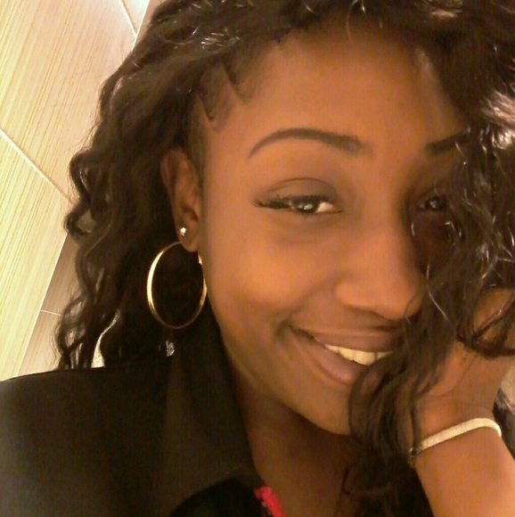 Profile Picture of Tyka Craig (@tykababy) on Poshmark