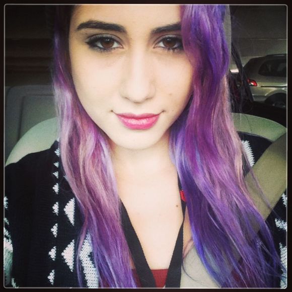 Profile Picture of Ariana Barrowcliff (@lavenderskin1) on Poshmark