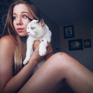 Profile Picture of Clarissa Hunter (@hclarissa22) on Twitter