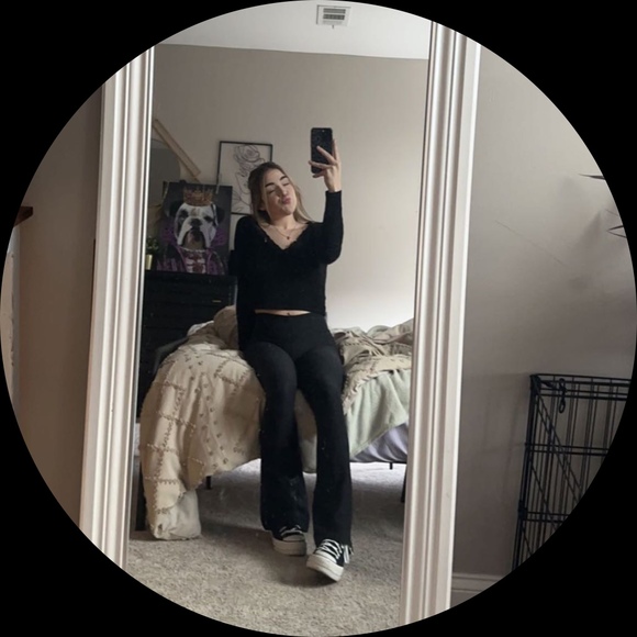 Profile Picture of Mayson Dethomas (@maysondethomas) on Poshmark