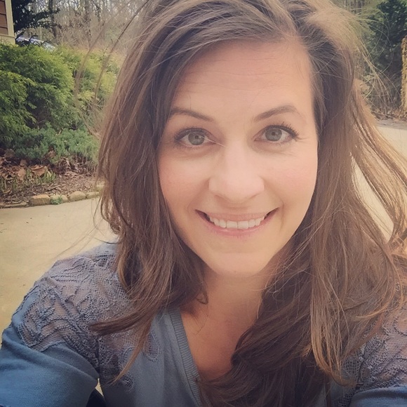 Profile Picture of Emily Singleton (@mtnsingleton) on Poshmark