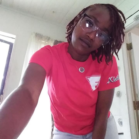 Profile Picture of Fantasia Johnson (@fantasiaj97) on Poshmark