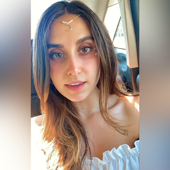 Profile Picture of Lauren Scheys (@xo_lauren_ox240) on Poshmark