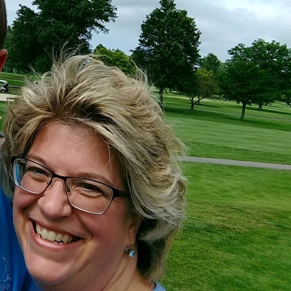 Profile Picture of Lori Kiepert (@lori106) on Poshmark