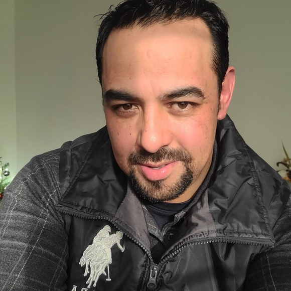 Profile Picture of Joel Barraza (@joelbza09) on Poshmark