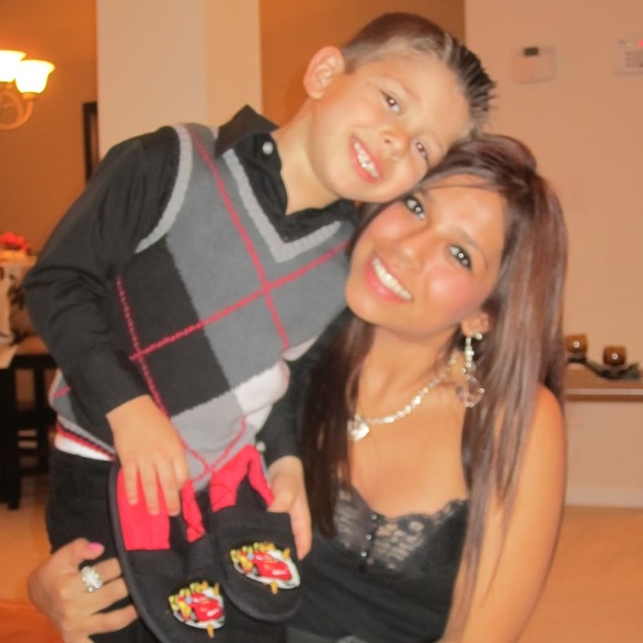 Profile Picture of Polet Torres (@polettorres) on Poshmark