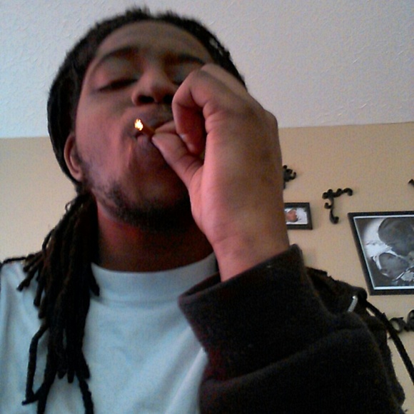 Profile Picture of Larry Arnold (@letsgetit600) on Poshmark