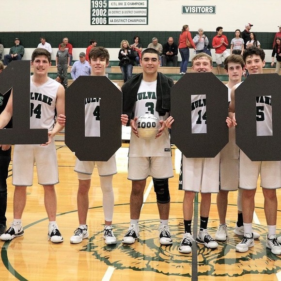 Profile Picture of Amanda Abasolo (@aabasolo) on Poshmark