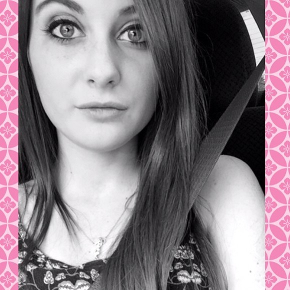 Profile Picture of Deidre Leineweber (@dleineweber) on Poshmark