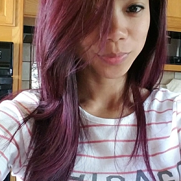 Profile Picture of Paula Zabala (@sunshineee08) on Poshmark