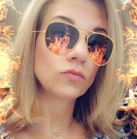 Profile Picture of Maria Mantello (@mariamania4fun) on Poshmark