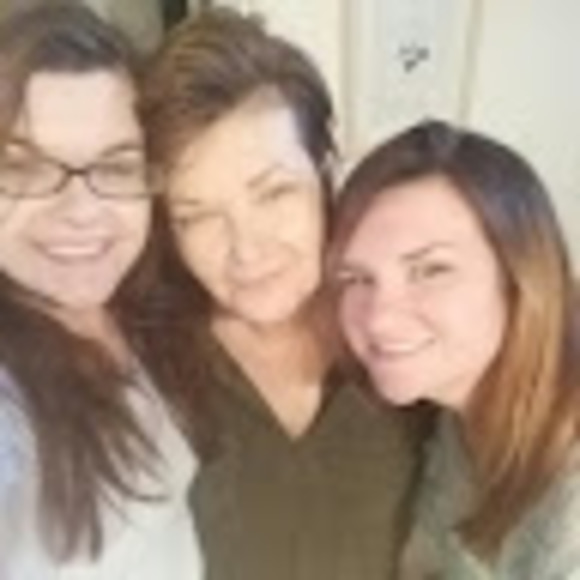 Profile Picture of Deborah Reilly (@deborahmariepc) on Poshmark