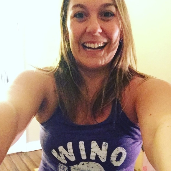 Profile Picture of Kelly Trendell (@ktrendell) on Poshmark