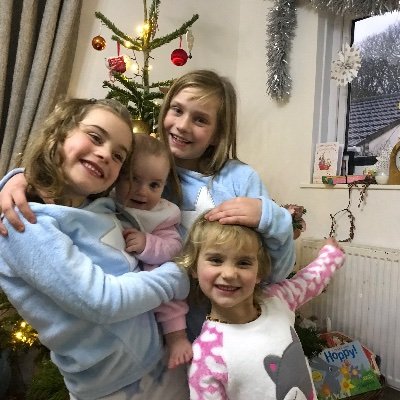 Profile Picture of Karen Button (@Karenbutton17) on Twitter