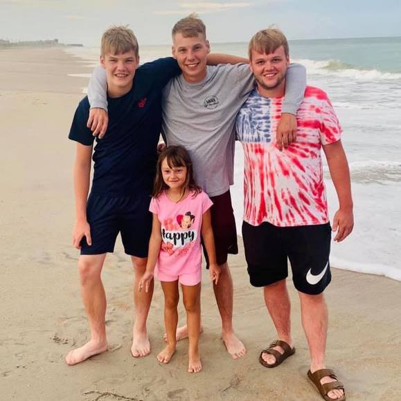 Profile Picture of Zackery Schwenning (@z_schwenn) on Poshmark